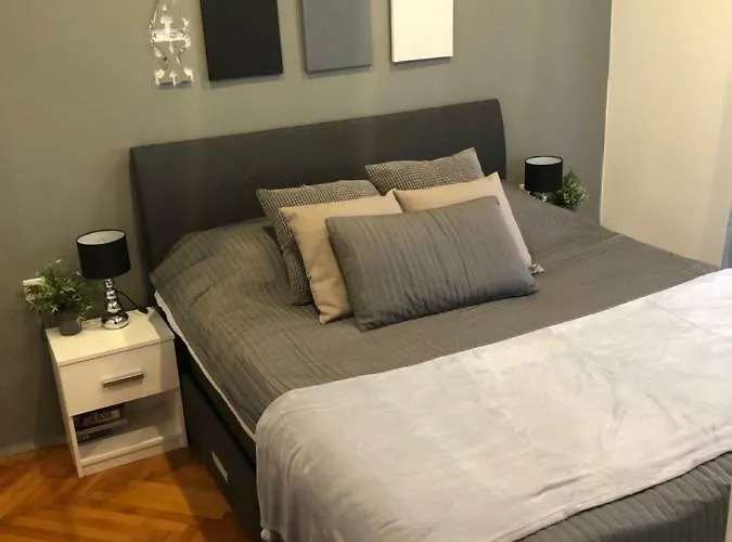 露娜公寓 * 普拉