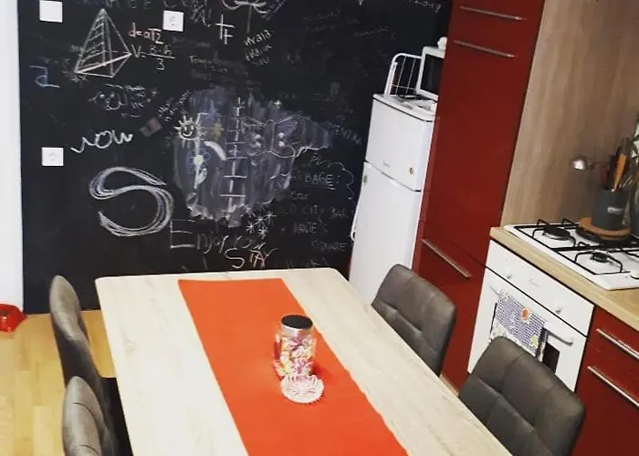 Ruza アパート プーラ